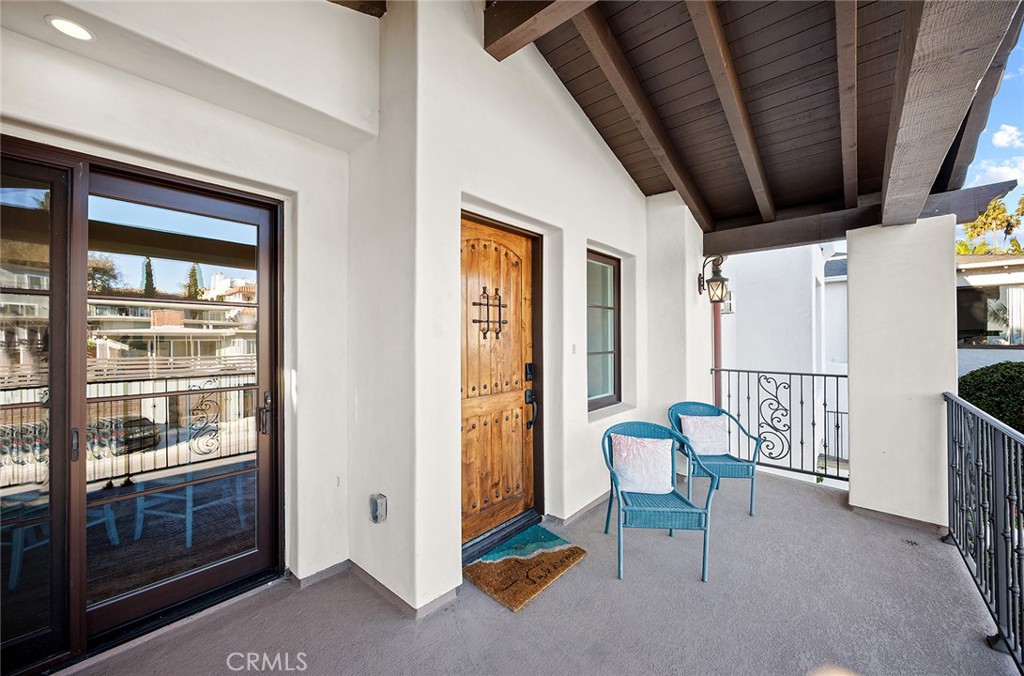 508 Avenida Victoria