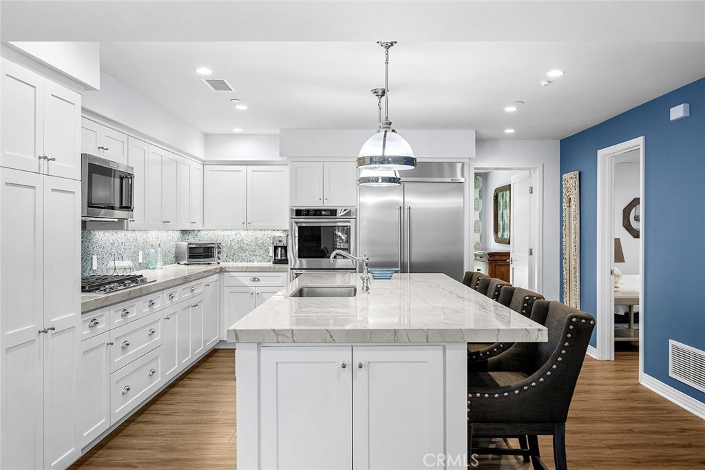 508 Avenida Victoria