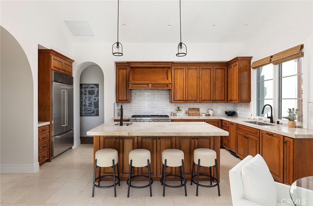 508 Avenida Victoria