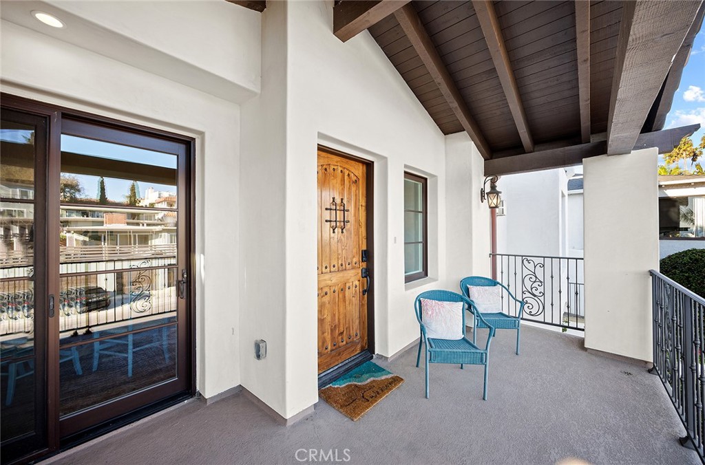 508 Avenida Victoria