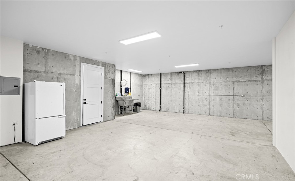 508 Avenida Victoria