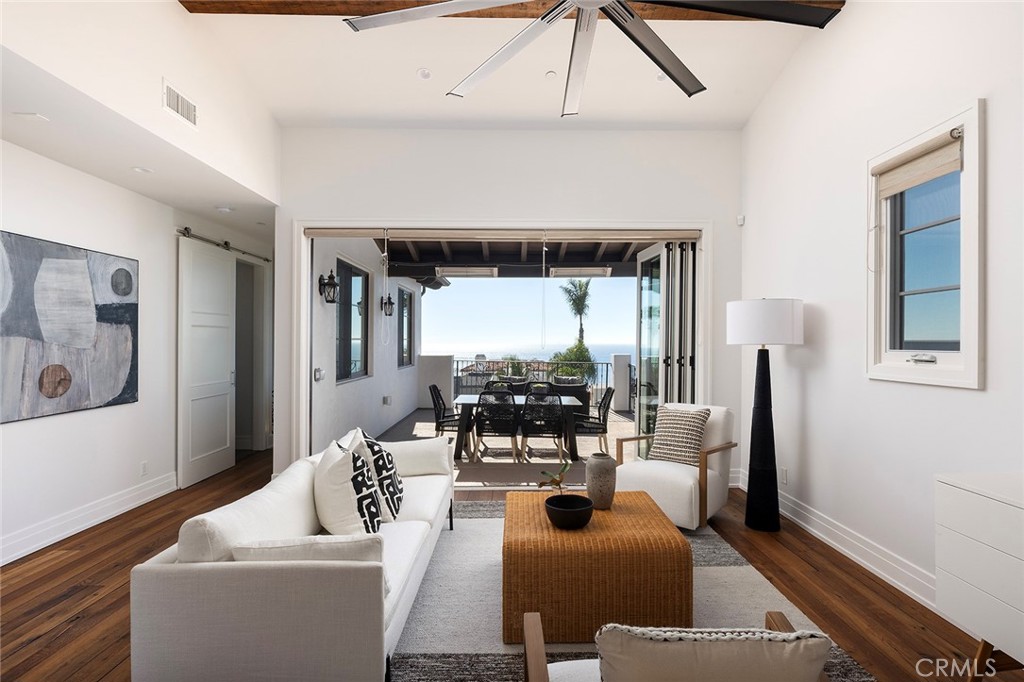 508 Avenida Victoria