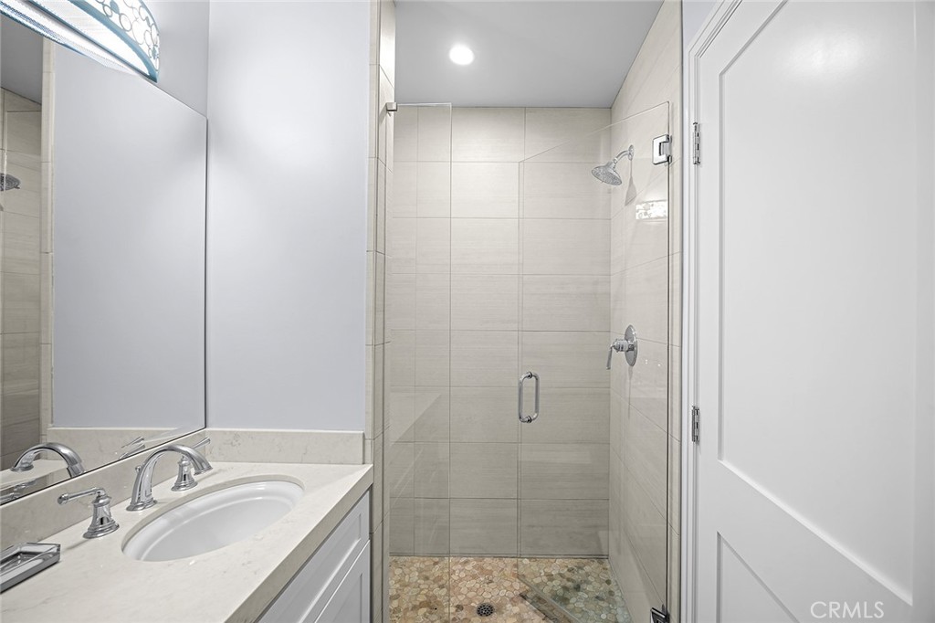 508 Avenida Victoria
