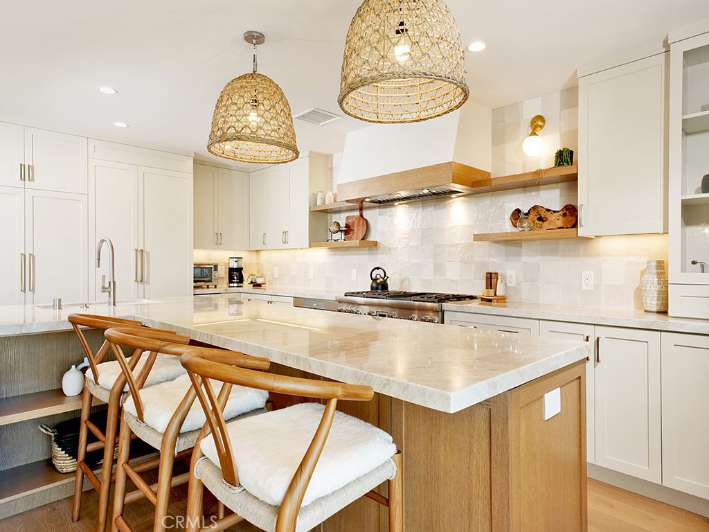 305 Avenida Cerritos