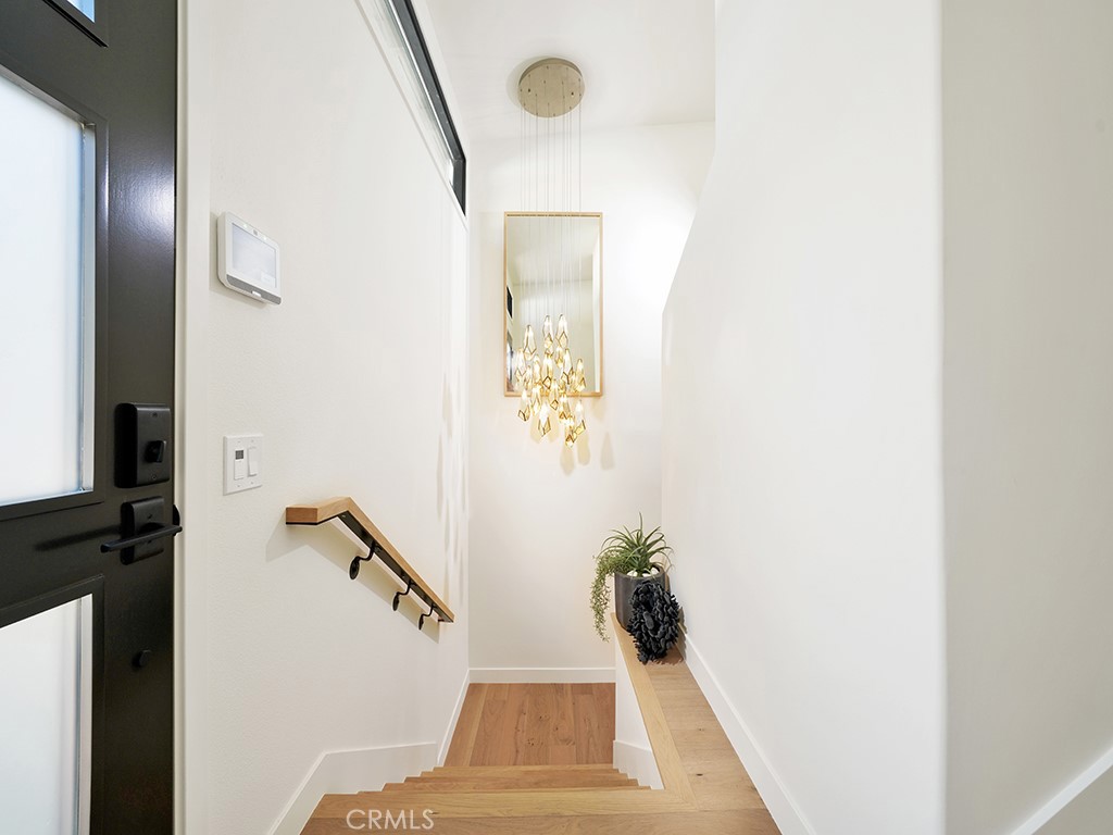 305 Avenida Cerritos