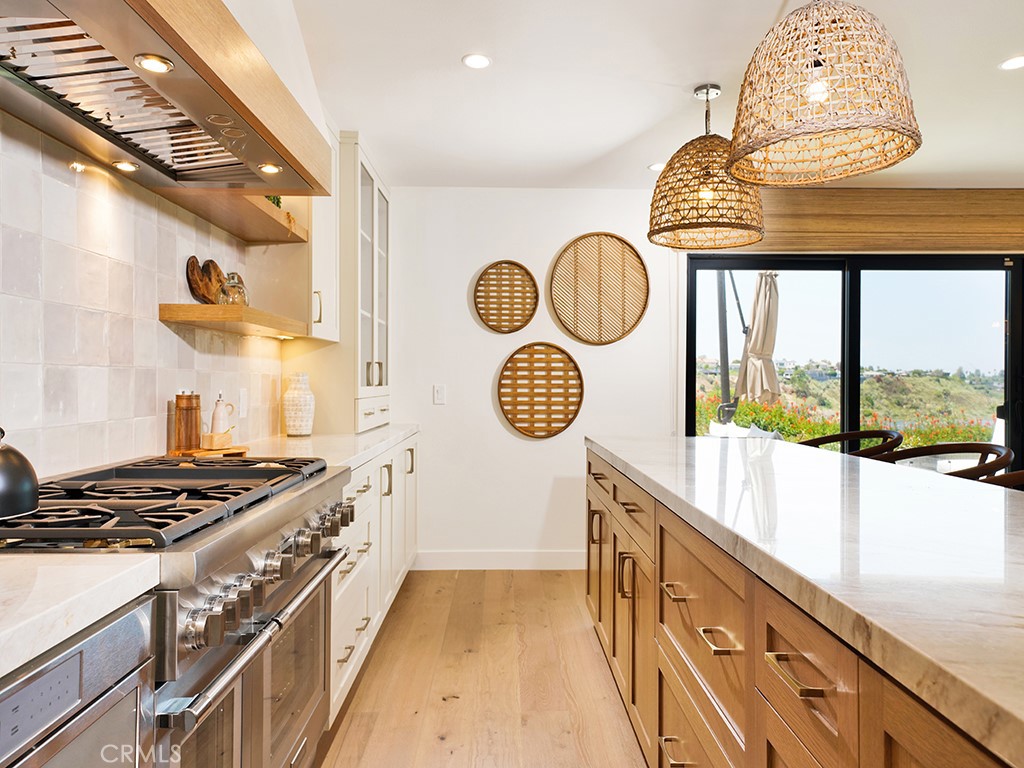 305 Avenida Cerritos