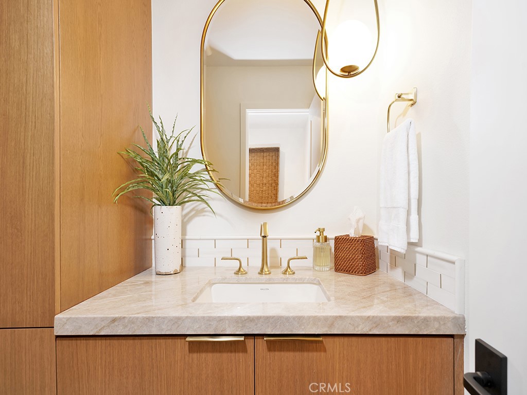 305 Avenida Cerritos