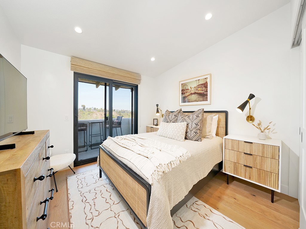 305 Avenida Cerritos