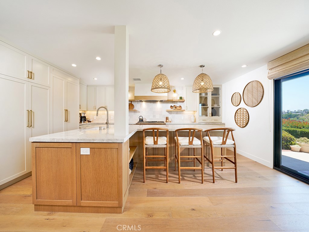 305 Avenida Cerritos