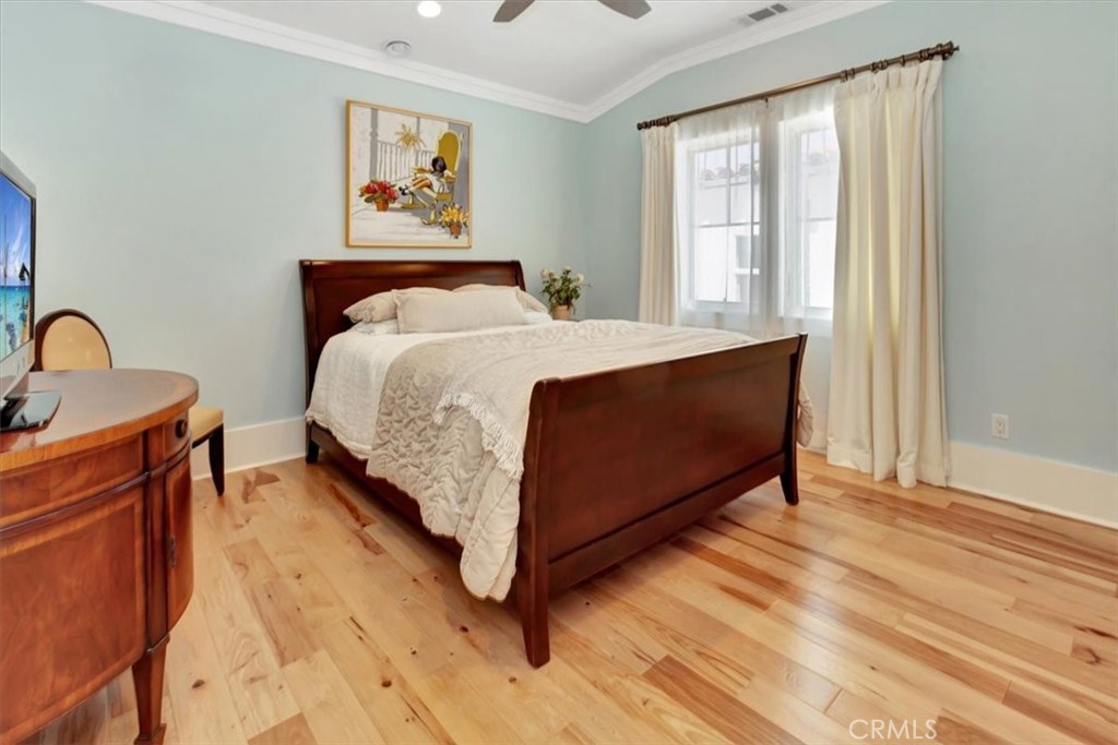 57 Savona Walk