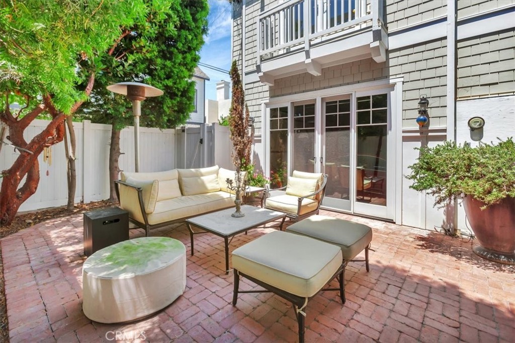 57 Savona Walk
