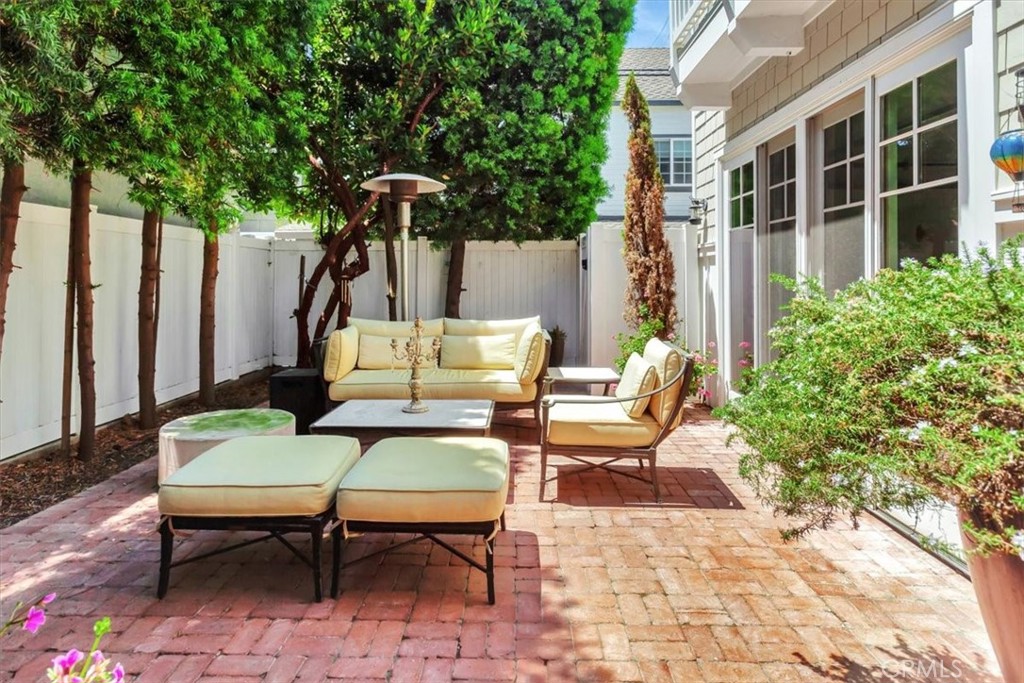 57 Savona Walk