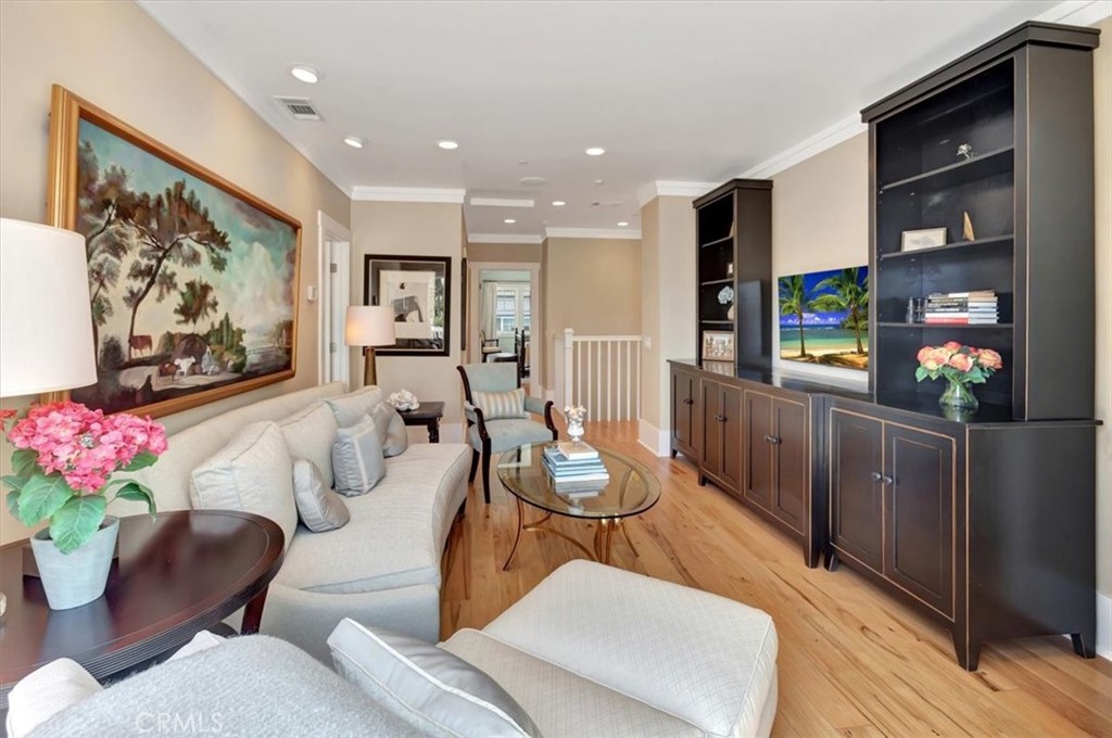 57 Savona Walk