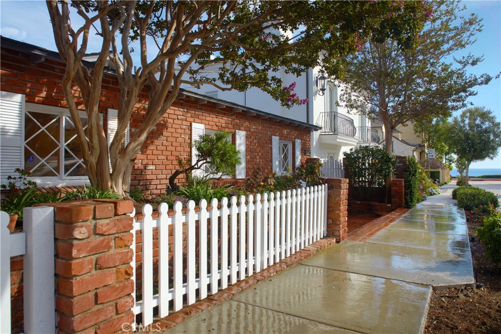 216 Poppy Avenue