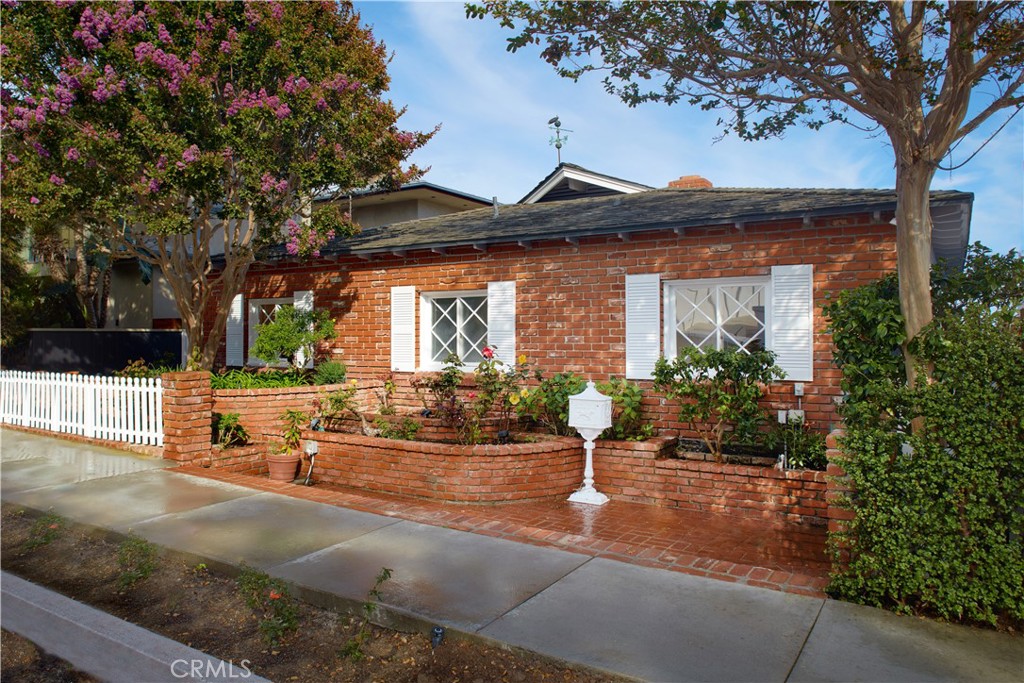 216 Poppy Avenue