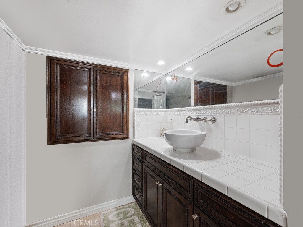 2838 Wards Terrace