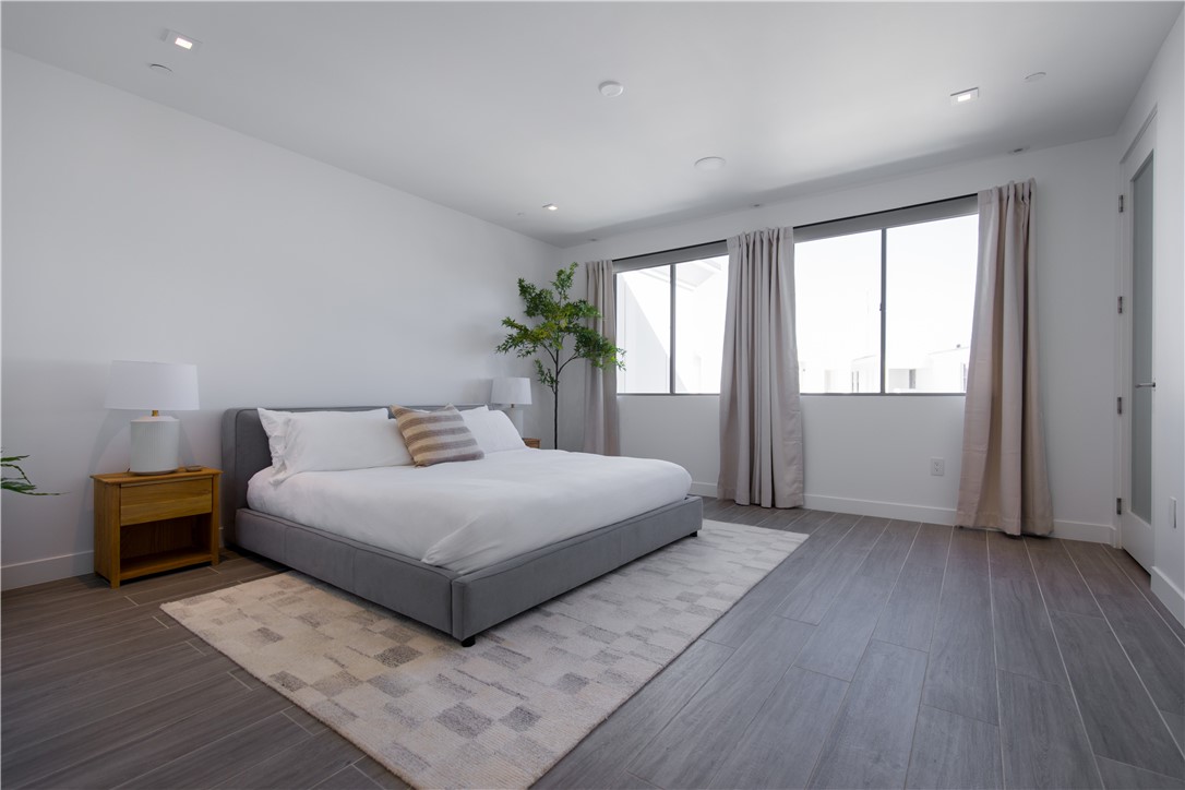 2210 Newport Boulevard 302