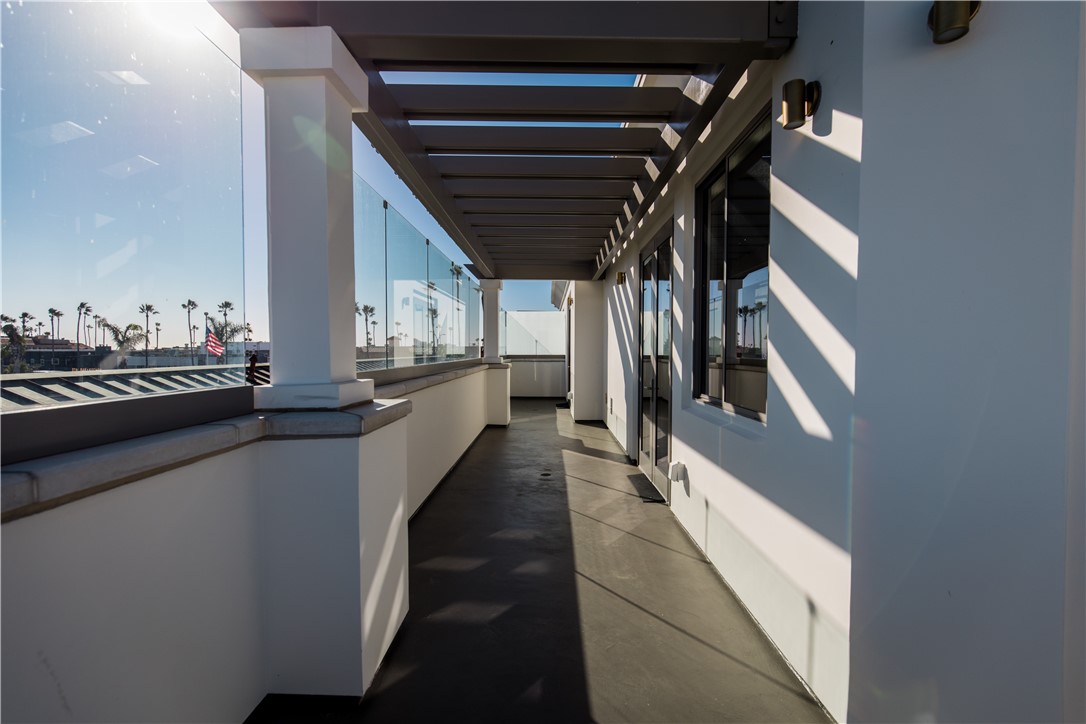 2210 Newport Boulevard 302