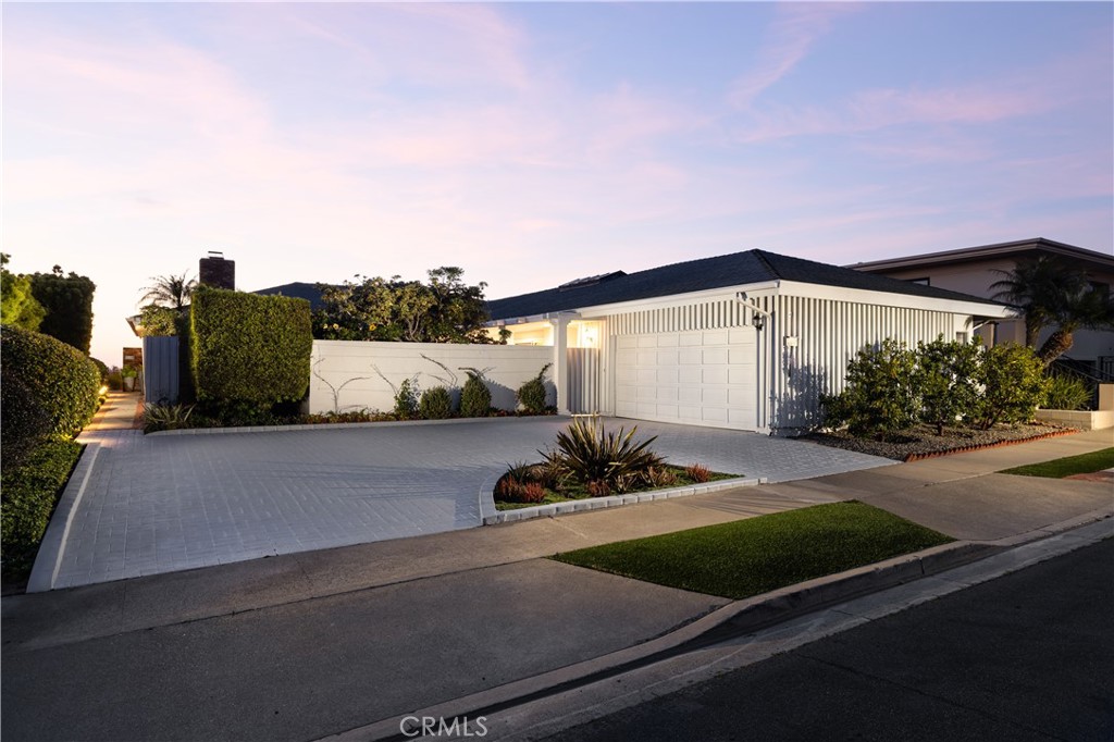 1007 White Sails Way