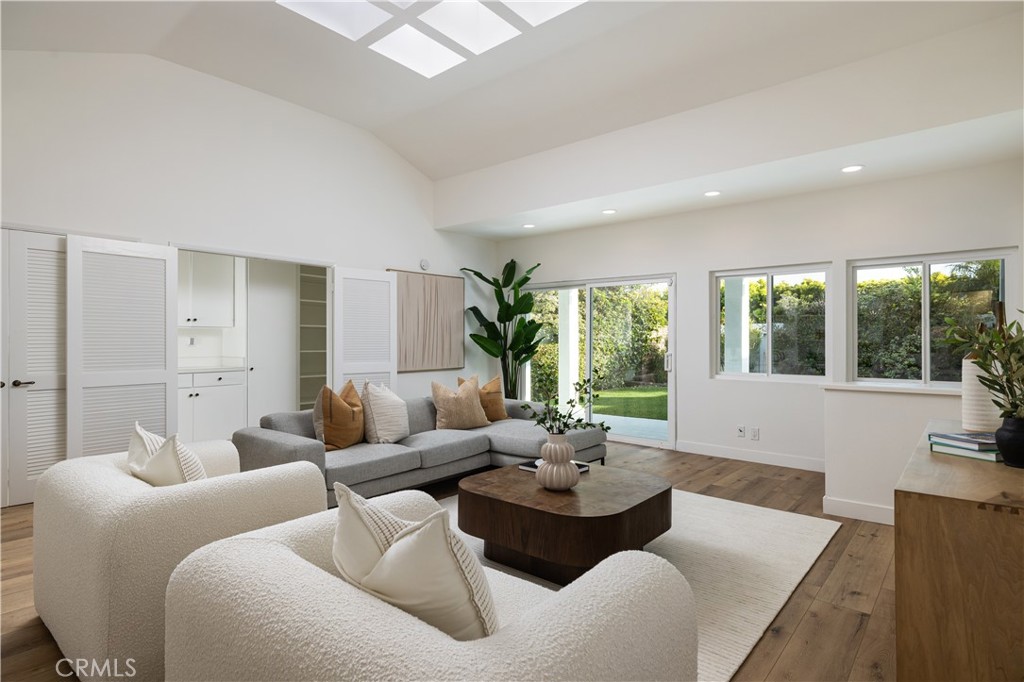 1007 White Sails Way