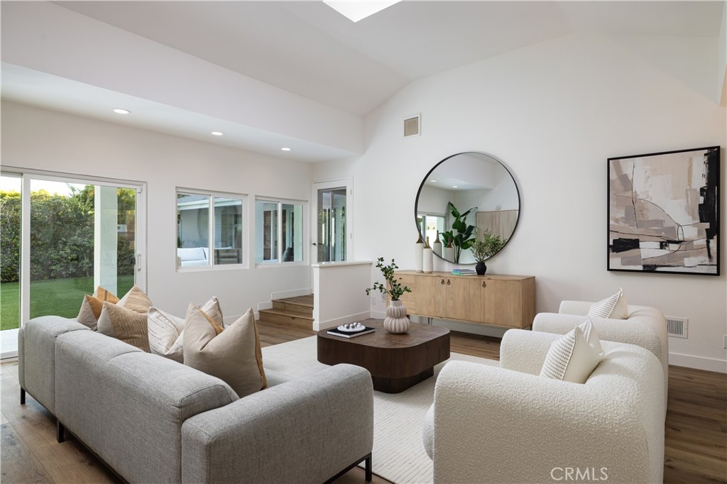 1007 White Sails Way