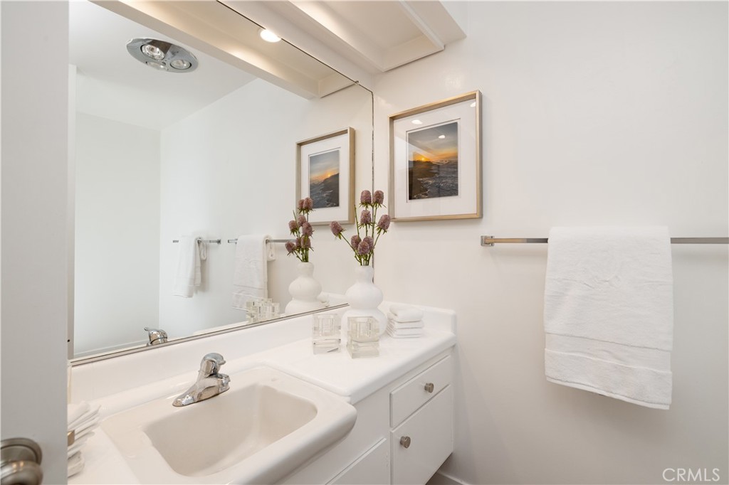 1007 White Sails Way