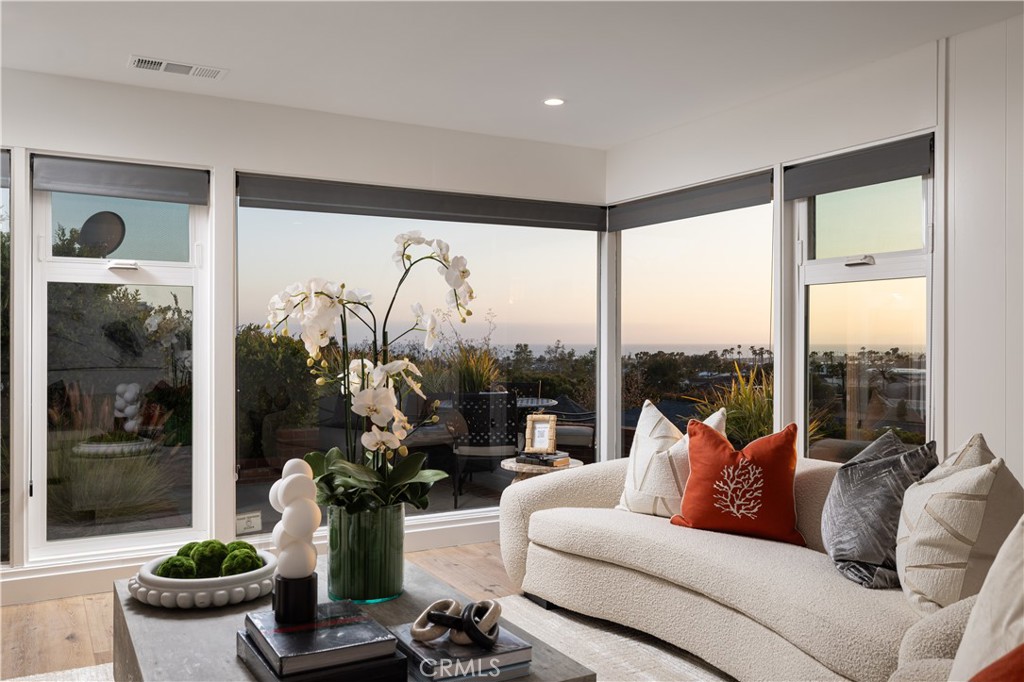 1007 White Sails Way