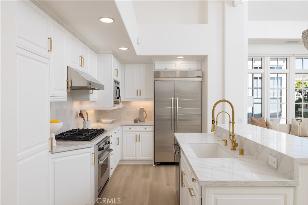 2545 Bungalow Place #12