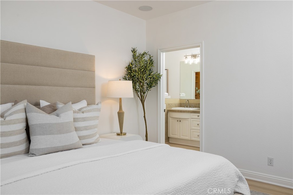 2545 Bungalow Place #12