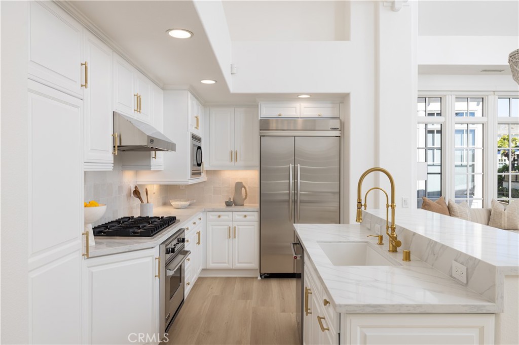 2545 Bungalow Place #12