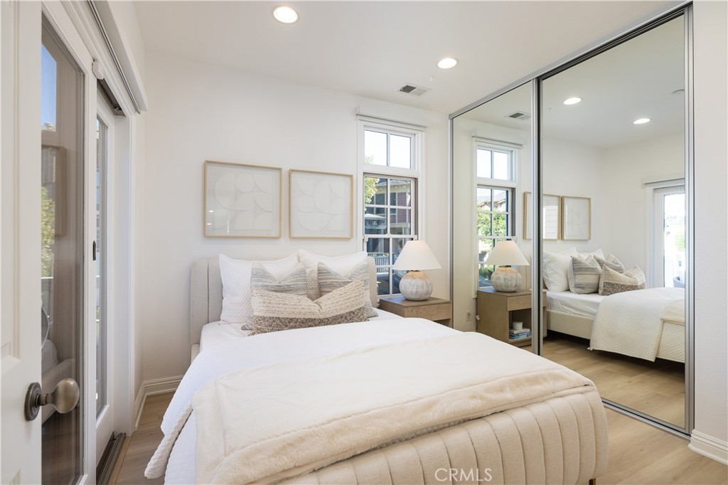 2545 Bungalow Place #12