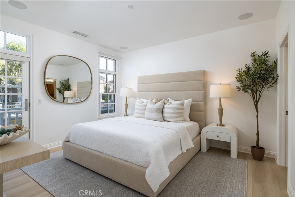 2545 Bungalow Place #12