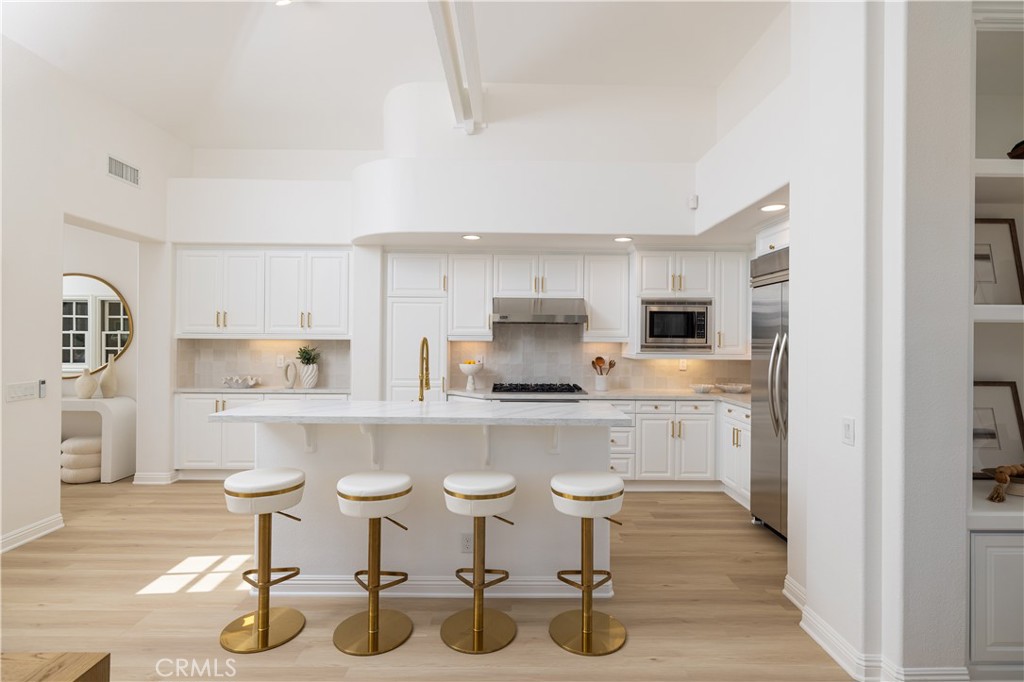 2545 Bungalow Place #12