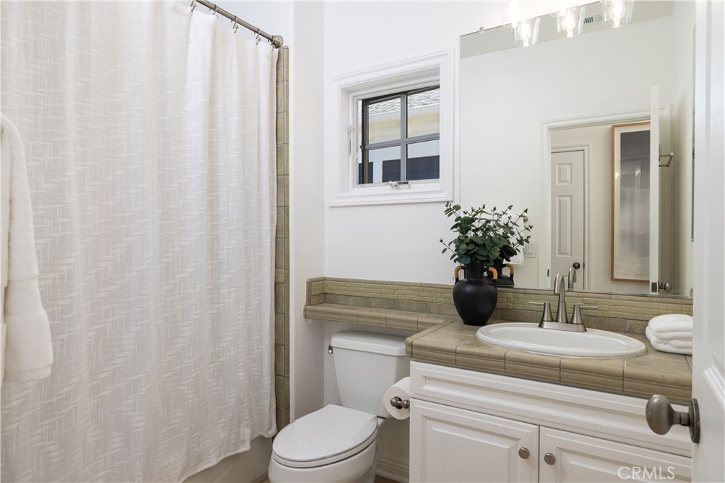 2545 Bungalow Place #12