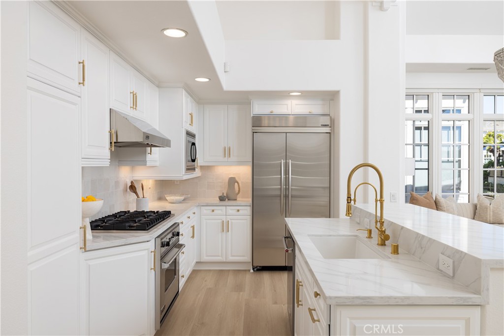 2545 Bungalow Place #12