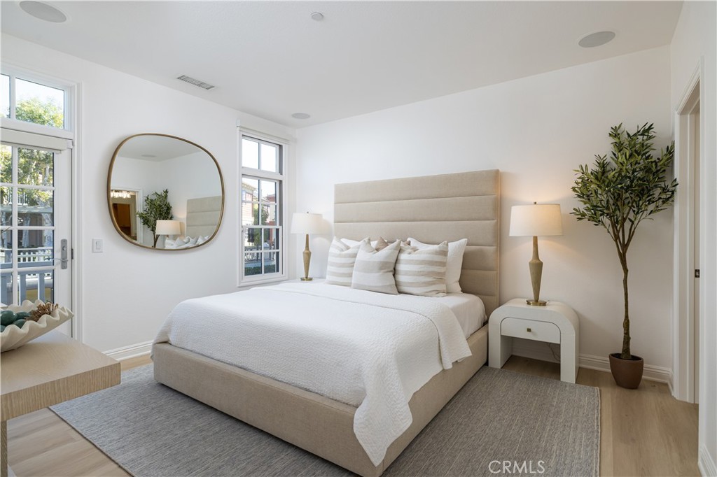 2545 Bungalow Place #12