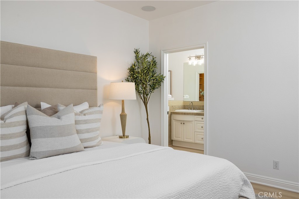 2545 Bungalow Place #12