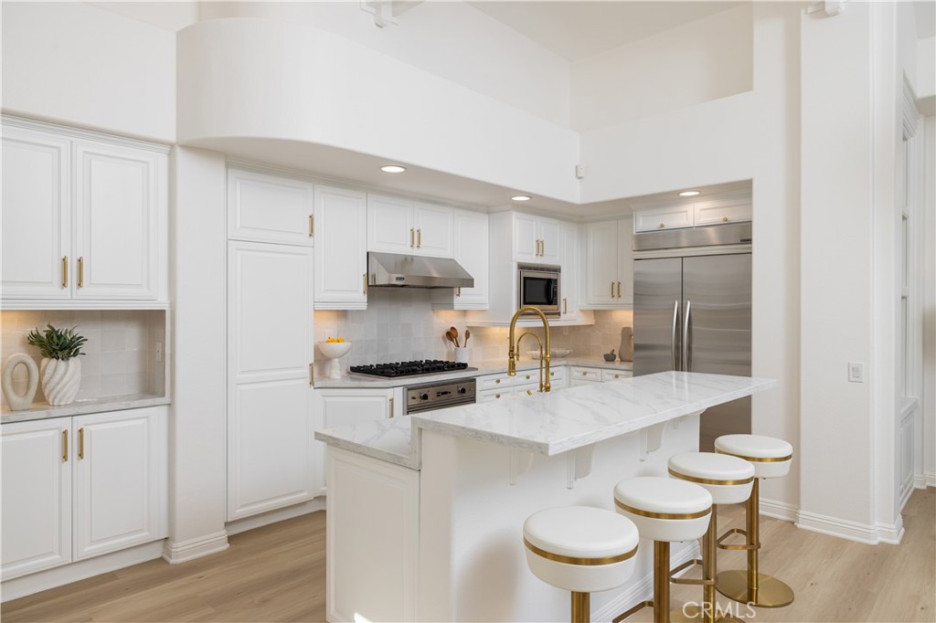 2545 Bungalow Place #12