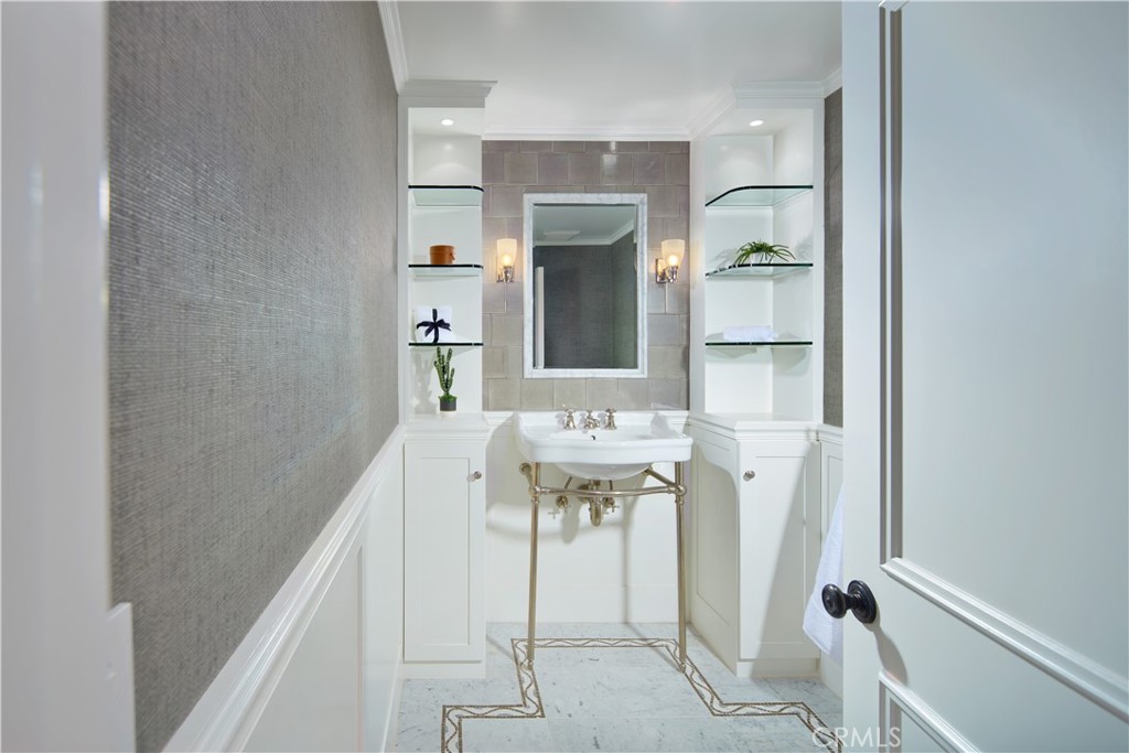 2 Royal Saint George Road