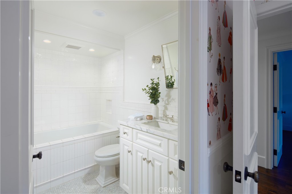 2 Royal Saint George Road