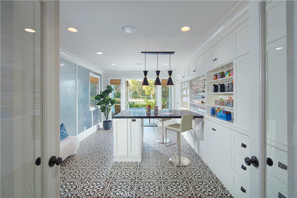 2 Royal Saint George Road