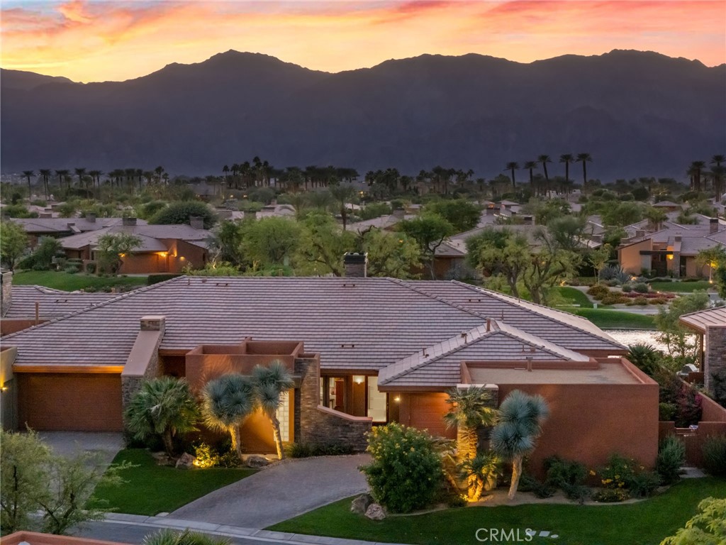 50075 Camino Privado