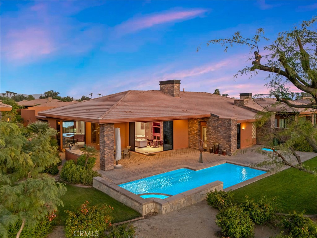 50075 Camino Privado