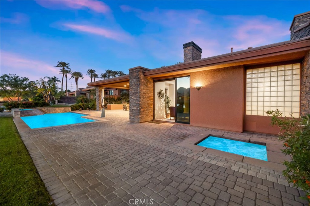 50075 Camino Privado