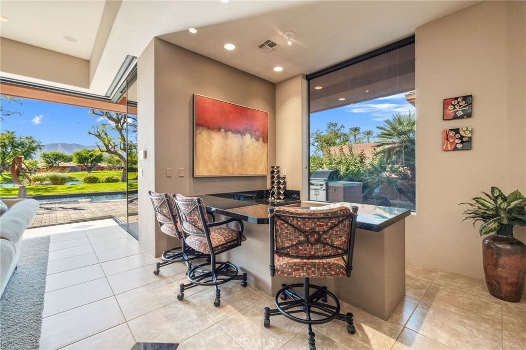 50075 Camino Privado