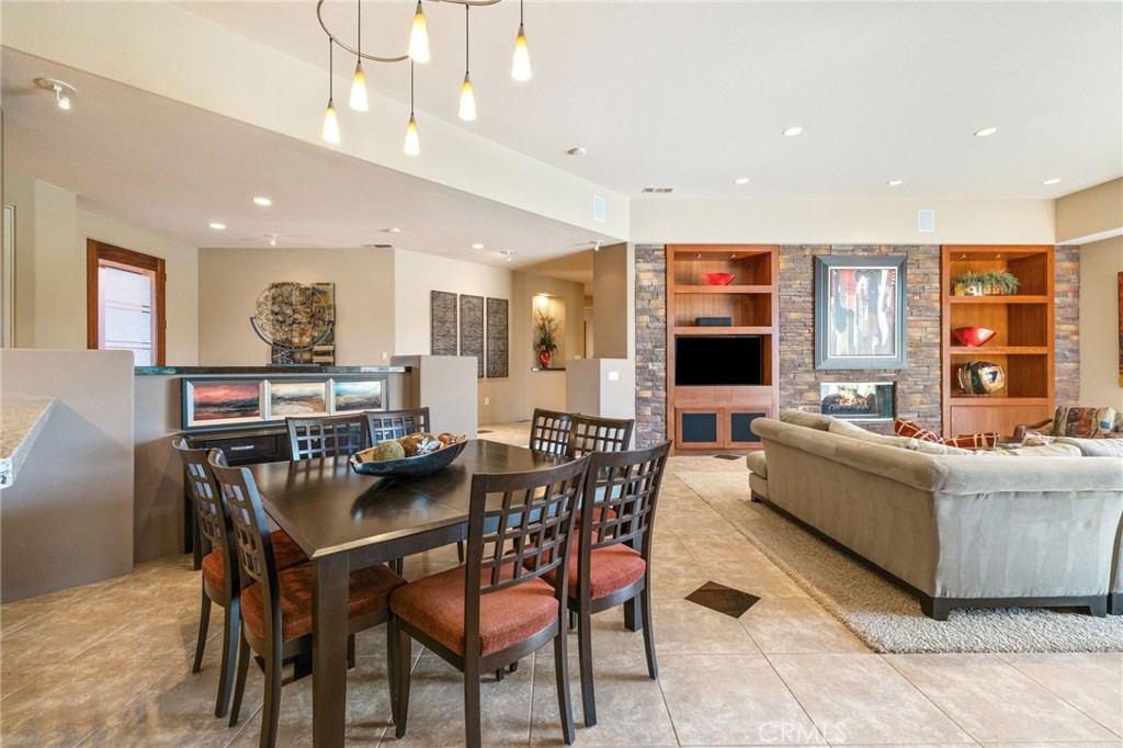 50075 Camino Privado