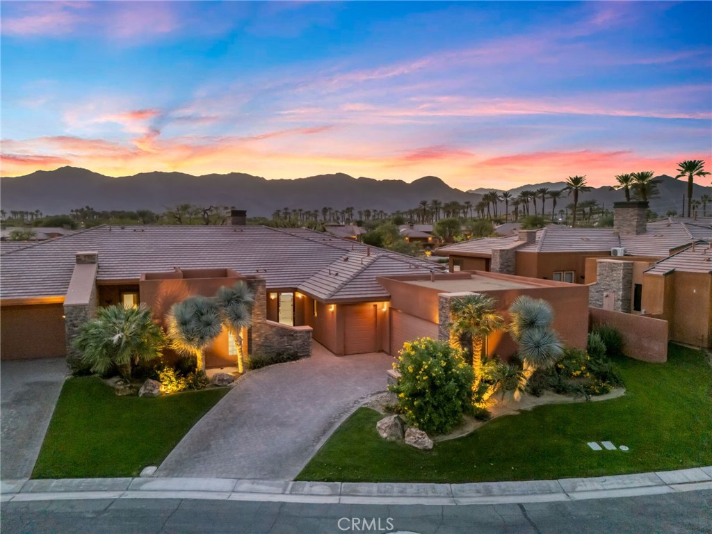 50075 Camino Privado