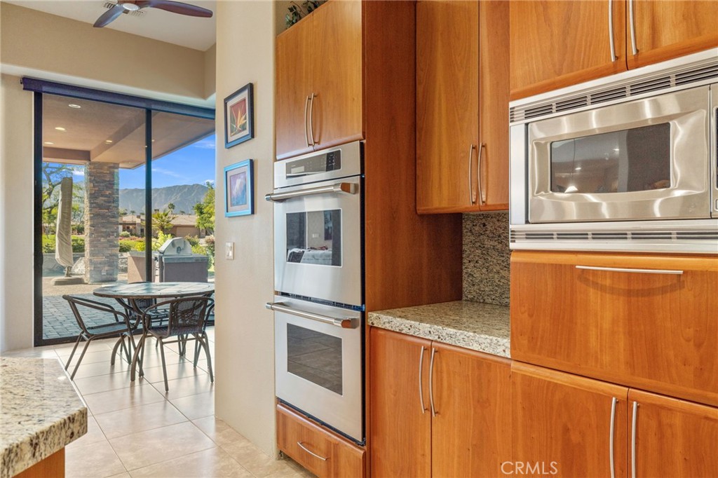 50075 Camino Privado