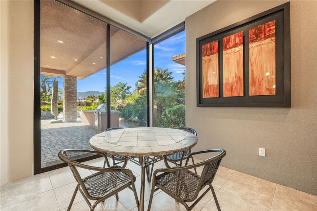 50075 Camino Privado