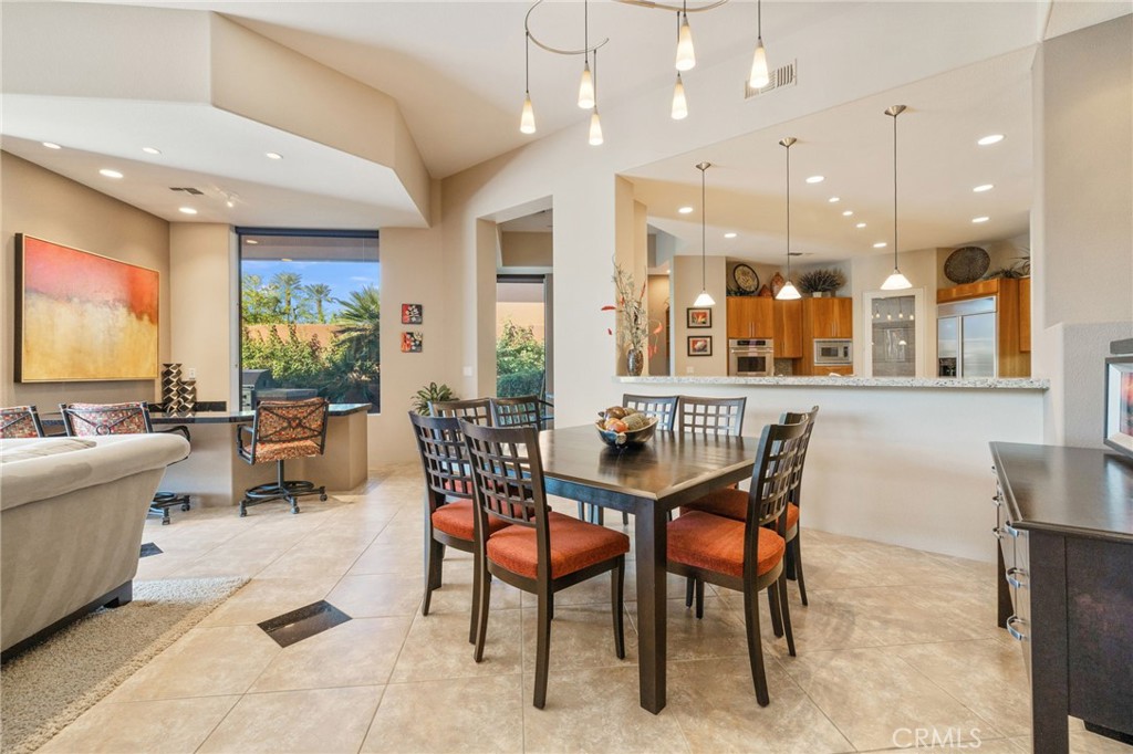 50075 Camino Privado